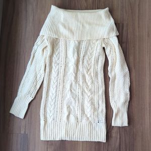 EUC XS Club Monaco merino wool/baby alpaca cable knit off-shoulder sweat…